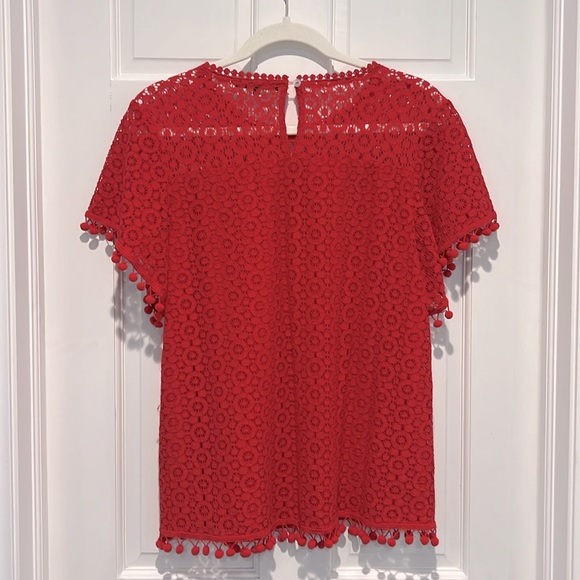 Evereve After Market Medium Red Short Sleeve Top Pom Pom Trim Crochet Overlay - Picture 5 of 7